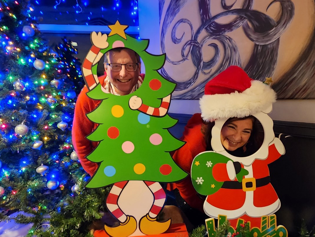 Chicago Woodturners holiday party photo booth from 2023